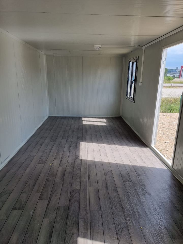 Laminant Zeminli Modern İç Mekan