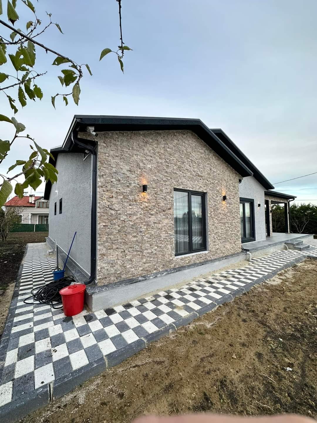 Doğal Taş Kaplama Modern Villa Cephesi
