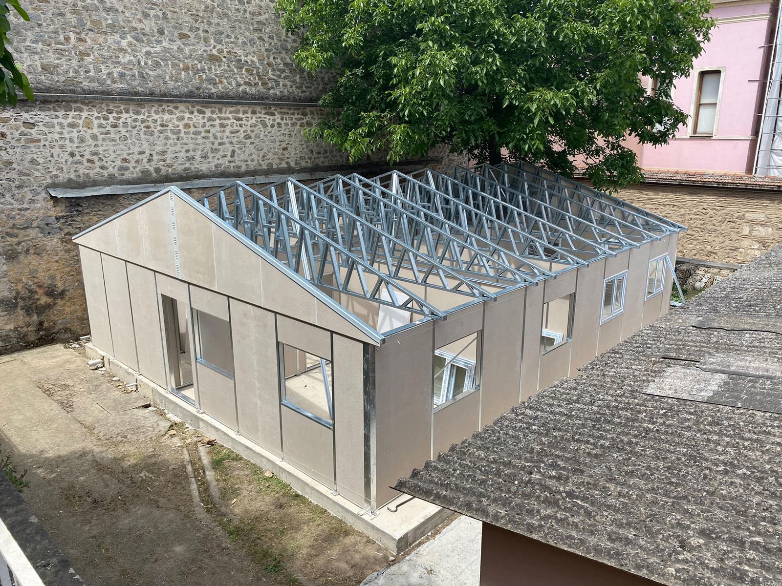 Çelik Makaslı Prefabrik Yemekhane – Çatı Aşaması